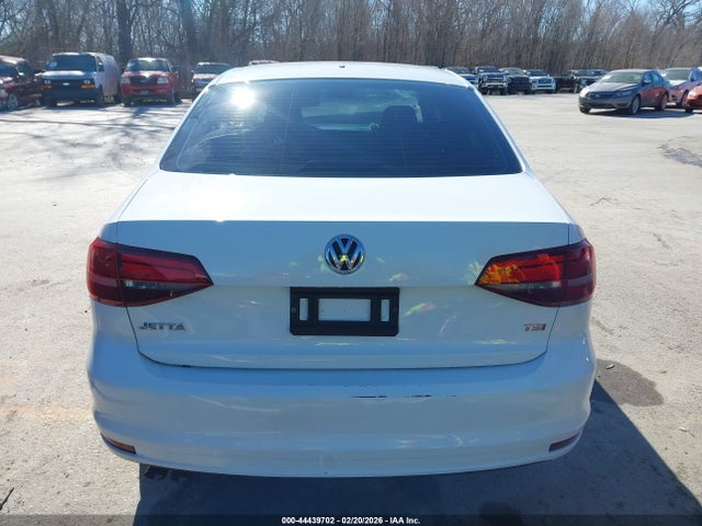 44439702 :رقم المزاد ، 3VW2B7AJXHM218178 vin ، 2017 Volkswagen Jetta 1.4t S مزاد بيع