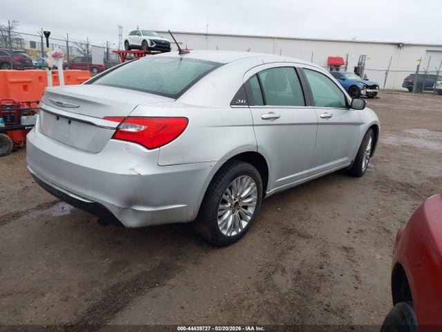 44439727 :رقم المزاد ، 1C3BC2FB1BN600914 vin ، 2011 Chrysler 200 Limited مزاد بيع
