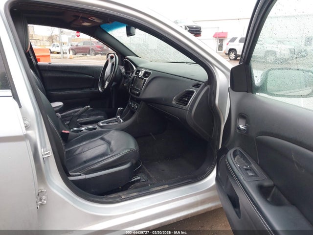 44439727 :رقم المزاد ، 1C3BC2FB1BN600914 vin ، 2011 Chrysler 200 Limited مزاد بيع