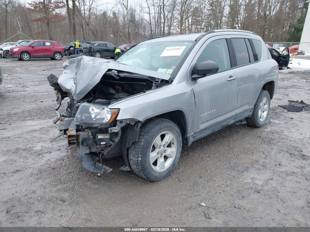 44439907 :رقم المزاد ، 1C4NJCBA9GD643380 vin ، 2016 Jeep Compass Sport مزاد بيع