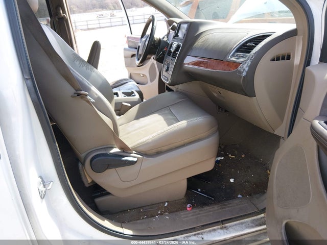 44439941 :رقم المزاد ، 2C4RC1BG3ER433632 vin ، 2014 Chrysler Town & Country Touring مزاد بيع