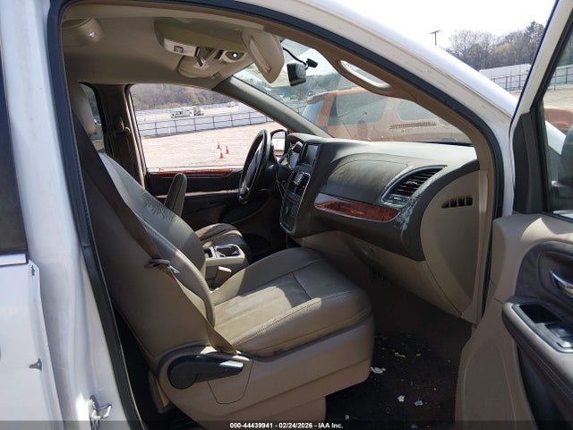 44439941 :رقم المزاد ، 2C4RC1BG3ER433632 vin ، 2014 Chrysler Town & Country Touring مزاد بيع