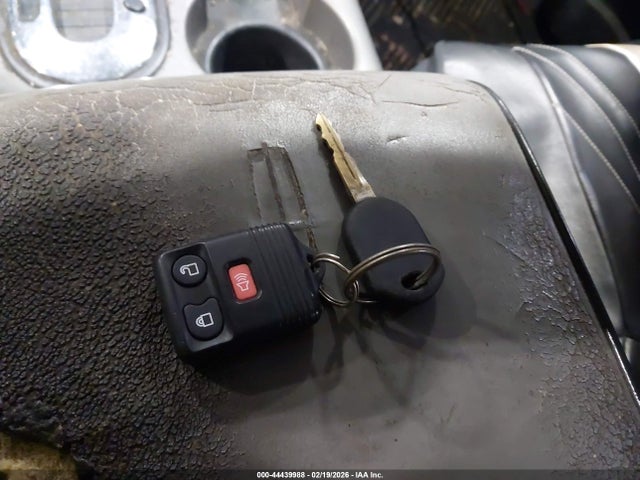 2006 LINCOLN MARK LT 5LTPW18506FJ11704 Photo 10