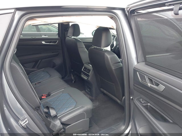 2024 Volkswagen Atlas Cross Sport 2.0t Sel Premium R-line მანქანა იყიდება აუქციონზე, vin: 1V2FE2CA0RC239604, აუქციონის ნომერი: 44439996
