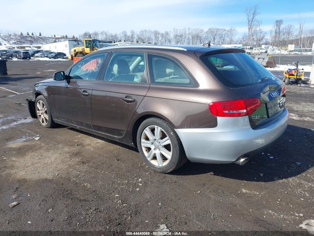 2011 AUDI A4 WAUSFAFL2BA080877 Photo 2