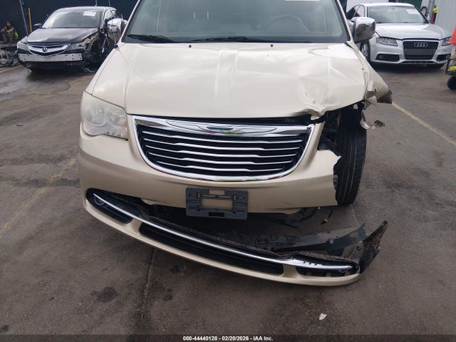 44440128 :رقم المزاد ، 2A4RR8DG2BR761182 vin ، 2011 Chrysler Town & Country Touring-l مزاد بيع