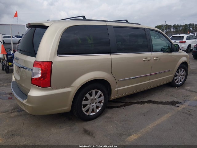 44440128 :رقم المزاد ، 2A4RR8DG2BR761182 vin ، 2011 Chrysler Town & Country Touring-l مزاد بيع