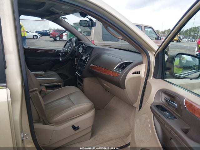 44440128 :رقم المزاد ، 2A4RR8DG2BR761182 vin ، 2011 Chrysler Town & Country Touring-l مزاد بيع