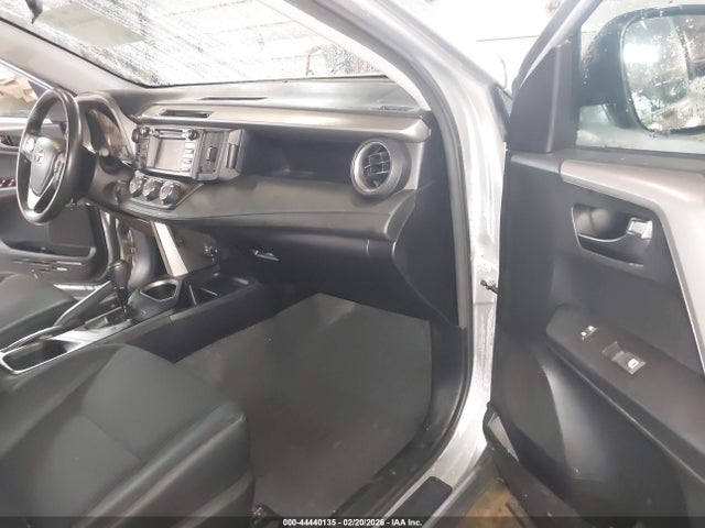 Toyota RAV4 LE 2017 2T3BFREV2HW662508 Image 5