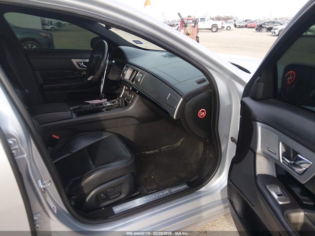 2015 JAGUAR XF SAJWA0F78F8U67951 Photo 4