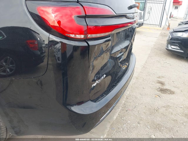 Chrysler Pacifica Touring L 2024 2C4RC1BG8RR182502 Image 18