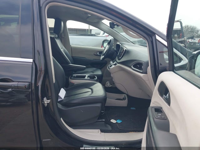 Chrysler Pacifica Touring L 2024 2C4RC1BG8RR182502 Image 5