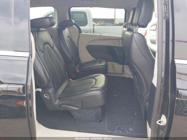 Chrysler Pacifica Touring L 2024 2C4RC1BG8RR182502 Image 8