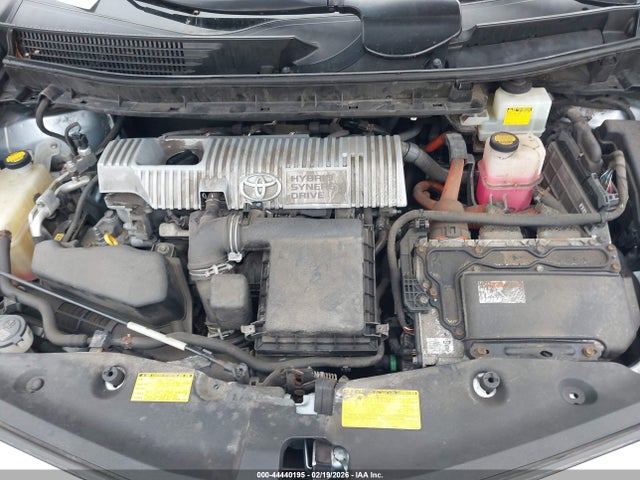 JTDZN3EUXE3323774 Toyota Prius V Five