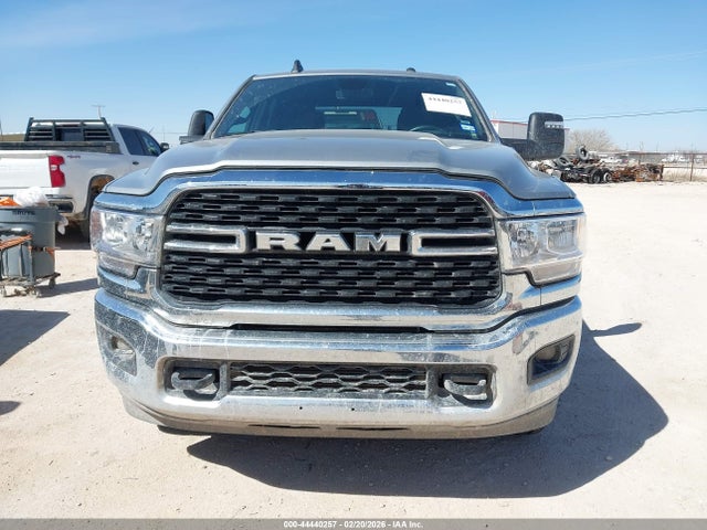 3C6UR5DL6RG303020 RAM 2500 Big Horn 4x4 6&#039;4 Box