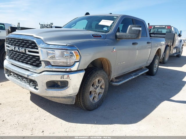 3C6UR5DL6RG303020 RAM 2500 Big Horn 4x4 6&#039;4 Box