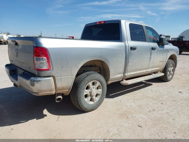 3C6UR5DL6RG303020 RAM 2500 Big Horn 4x4 6&#039;4 Box