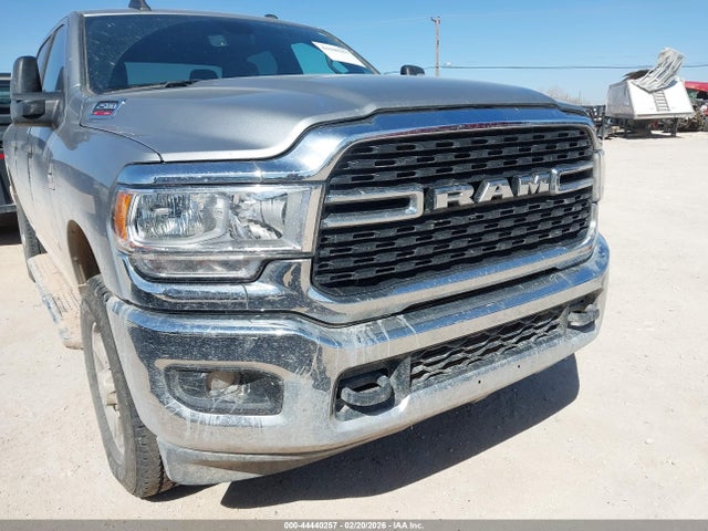 3C6UR5DL6RG303020 RAM 2500 Big Horn 4x4 6&#039;4 Box