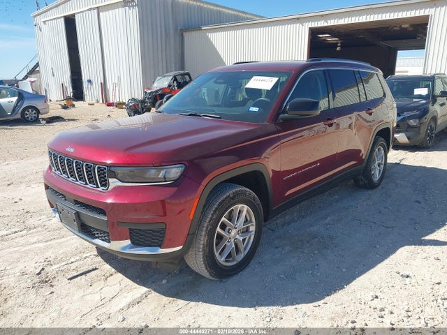 1C4RJJAG5P8867055 Jeep Grand Cherokee L Laredo 4x2