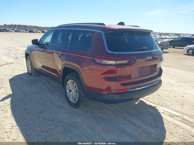 1C4RJJAG5P8867055 Jeep Grand Cherokee L Laredo 4x2