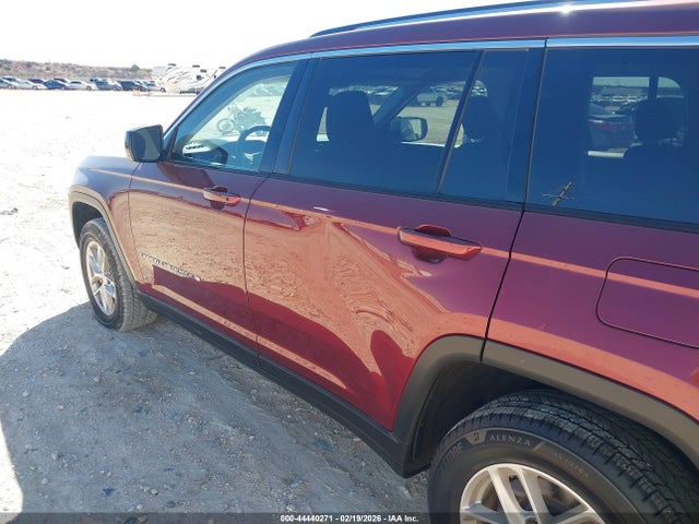 1C4RJJAG5P8867055 Jeep Grand Cherokee L Laredo 4x2