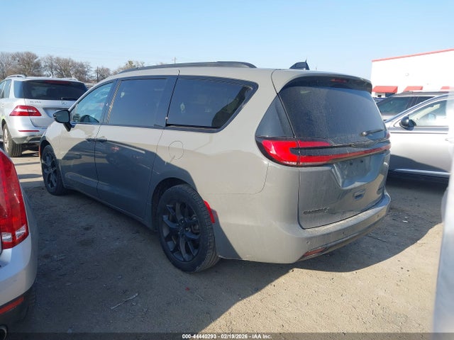 2025 CHRYSLER PACIFICA 2C4RC1GGXSR523719 Photo 2