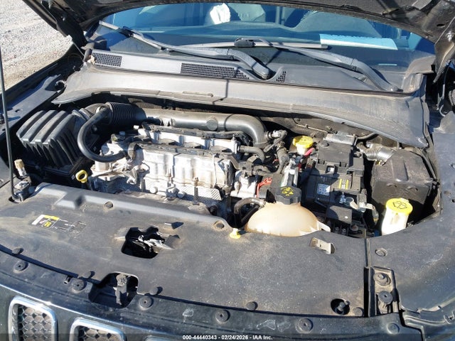 3C4NJCCB2JT122042 Jeep Compass Limited Fwd