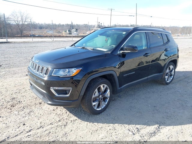 3C4NJCCB2JT122042 Jeep Compass Limited Fwd