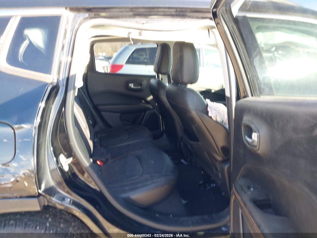 3C4NJCCB2JT122042 Jeep Compass Limited Fwd