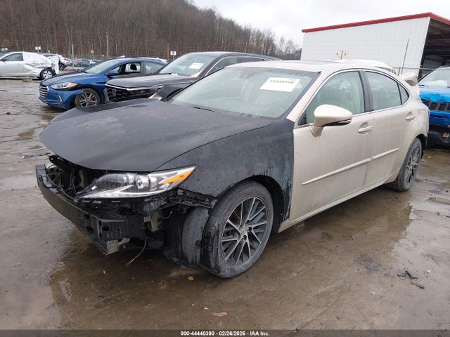 2017 Lexus Es 350 მანქანა იყიდება აუქციონზე, vin: 58ABK1GG0HU063216, აუქციონის ნომერი: 44440390