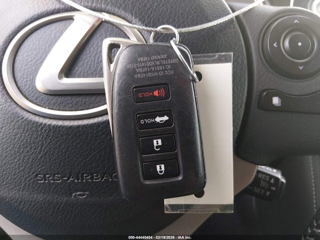 44440454 :رقم المزاد ، JTHCM1D2XG5010856 vin ، 2016 Lexus Is 300 مزاد بيع