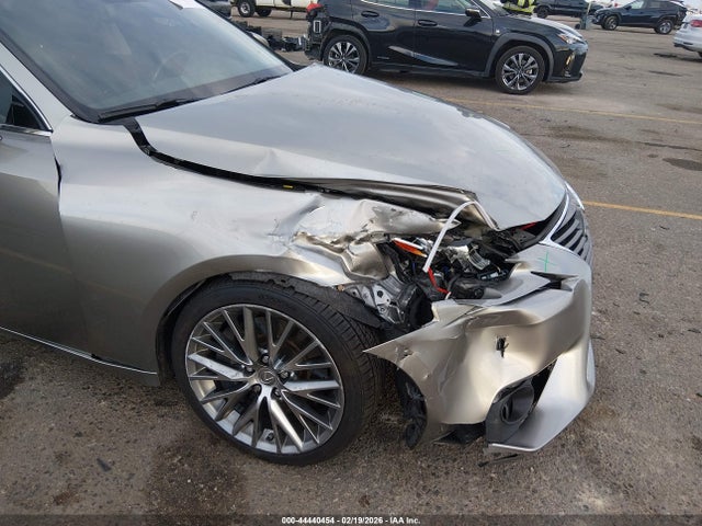 44440454 :رقم المزاد ، JTHCM1D2XG5010856 vin ، 2016 Lexus Is 300 مزاد بيع