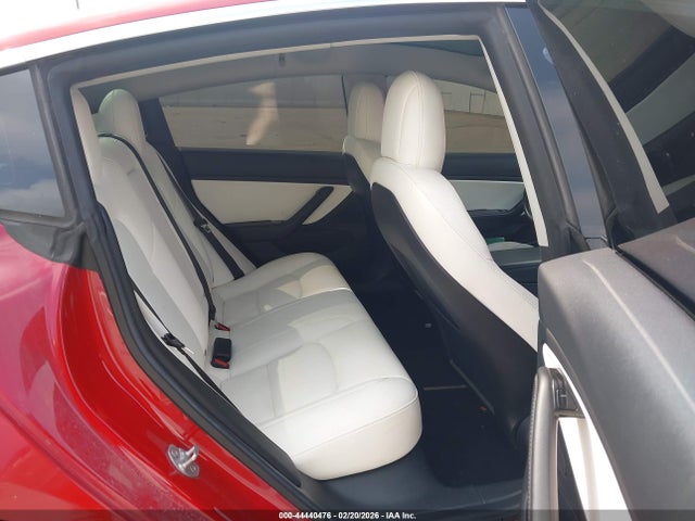 5YJ3E1EA2KF413211 Tesla MODEL 3