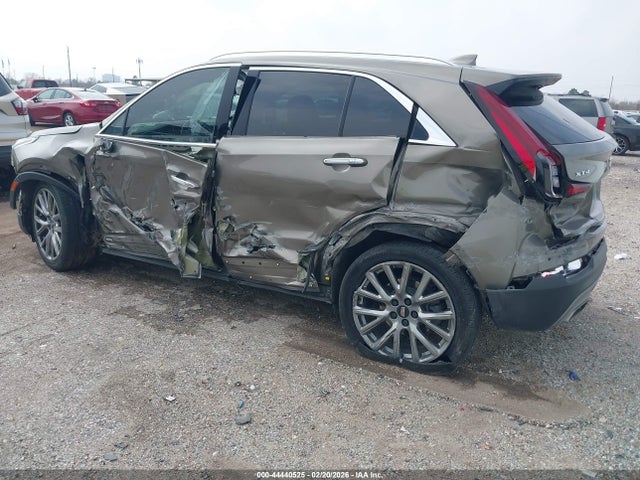 2020 CADILLAC XT4 1GYFZCR48LF135598 Photo 2
