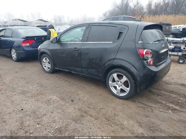 2015 CHEVROLET SONIC 1G1JE6SB9F4110191 Photo 2