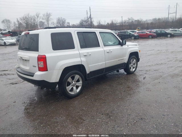 2015 Jeep Patriot Latitude მანქანა იყიდება აუქციონზე, vin: 1C4NJRFBXFD396195, აუქციონის ნომერი: 44440561
