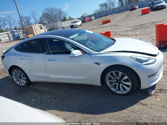 Auction sale of the 2018 Tesla Model 3 Long Range/performance, vin: 5YJ3E1EB6JF117826, lot number: 44440569