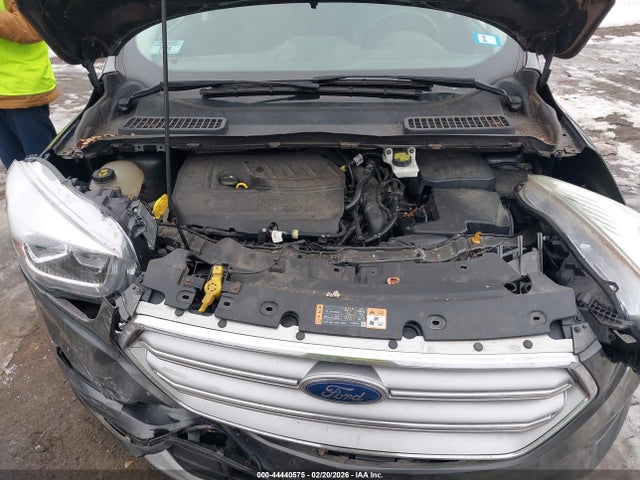 44440575 :رقم المزاد ، 1FMCU0GD2HUC27765 vin ، 2017 Ford Escape Se مزاد بيع