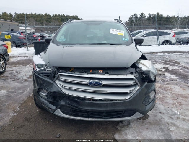 44440575 :رقم المزاد ، 1FMCU0GD2HUC27765 vin ، 2017 Ford Escape Se مزاد بيع