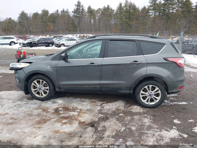 44440575 :رقم المزاد ، 1FMCU0GD2HUC27765 vin ، 2017 Ford Escape Se مزاد بيع
