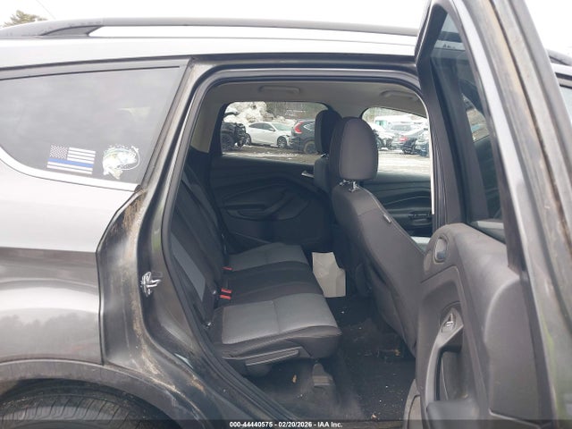 44440575 :رقم المزاد ، 1FMCU0GD2HUC27765 vin ، 2017 Ford Escape Se مزاد بيع