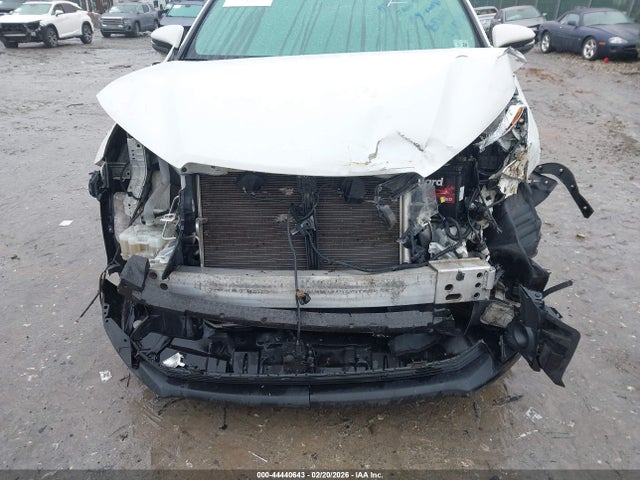 5TDZZRFH8KS297579 Toyota Highlander Le