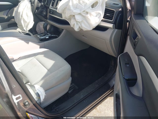 Aukcja sprzedaży 2019 Toyota Highlander Le, vin: 5TDBZRFH6KS733816, numer aukcji: 44440660