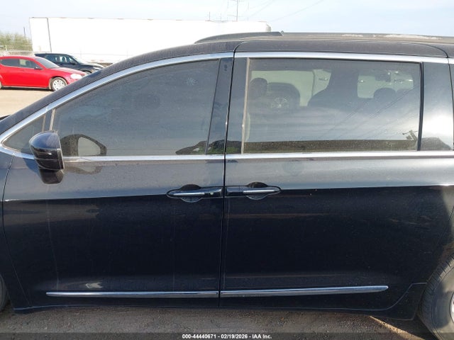 Продаж на аукціоні авто 2017 Chrysler Pacifica Touring-l, vin: 2C4RC1BG2HR739337, номер лоту: 44440671