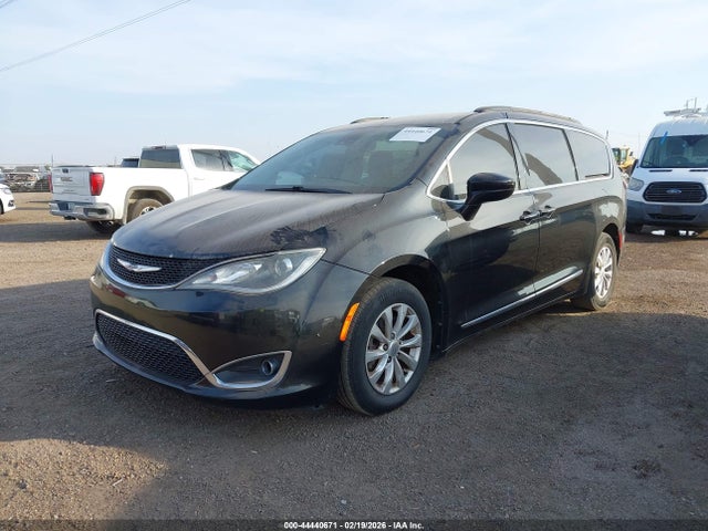 Продаж на аукціоні авто 2017 Chrysler Pacifica Touring-l, vin: 2C4RC1BG2HR739337, номер лоту: 44440671