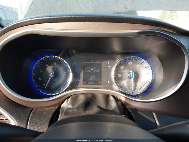 Продаж на аукціоні авто 2017 Chrysler Pacifica Touring-l, vin: 2C4RC1BG2HR739337, номер лоту: 44440671