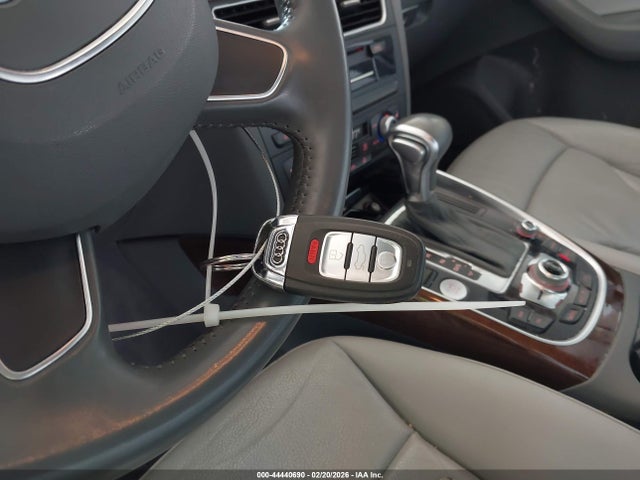 2015 Audi Q5 2.0t Premium მანქანა იყიდება აუქციონზე, vin: WA1LFAFP1FA097664, აუქციონის ნომერი: 44440690
