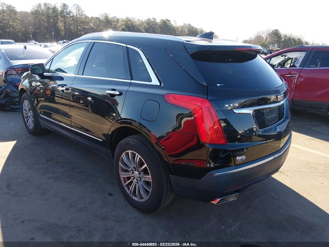 2017 CADILLAC XT5 1GYKNBRS5HZ152643 Photo 2