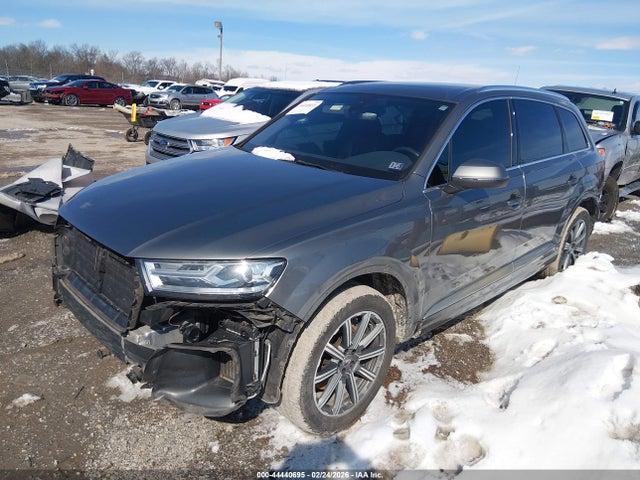 2017 AUDI Q7 WA1LAAF7XHD035714 Photo 1