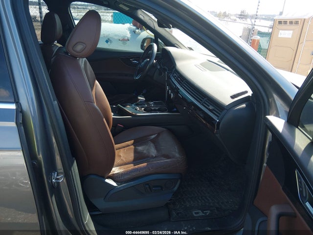 2017 AUDI Q7 WA1LAAF7XHD035714 Photo 4
